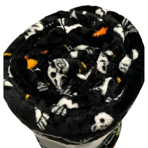 New Plush Halloween Throw Blanket Dancing Skeleton Pumpkin Bat Ghost Black 5'x6' - Picture 4 of 4